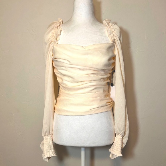 ASTR The Label Rouched Bodice Square Neckline Puff Long Sleeve Top Size M NWT - Picture 6 of 9